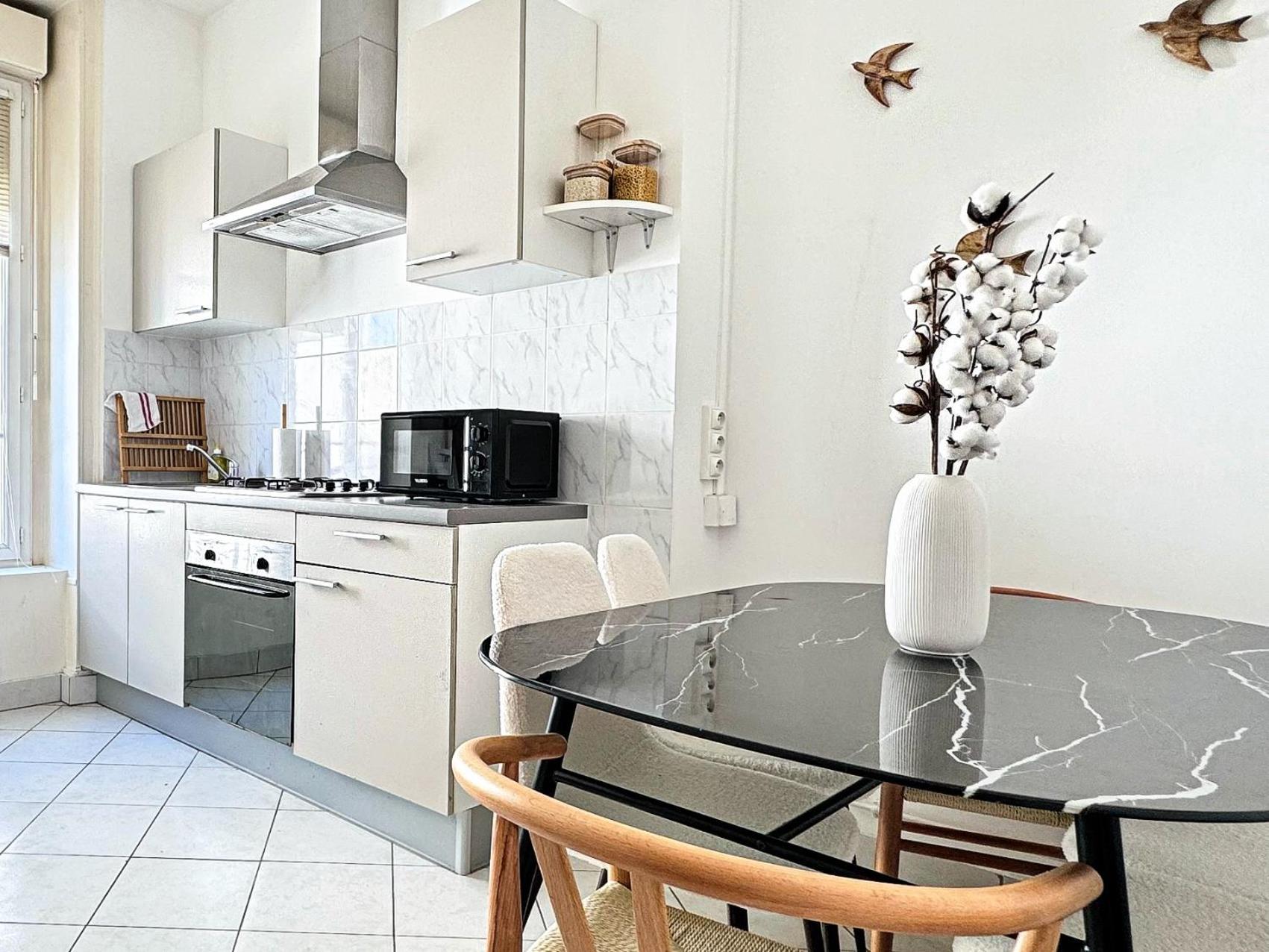 Suite Cinnabar Oullins Bagian luar foto