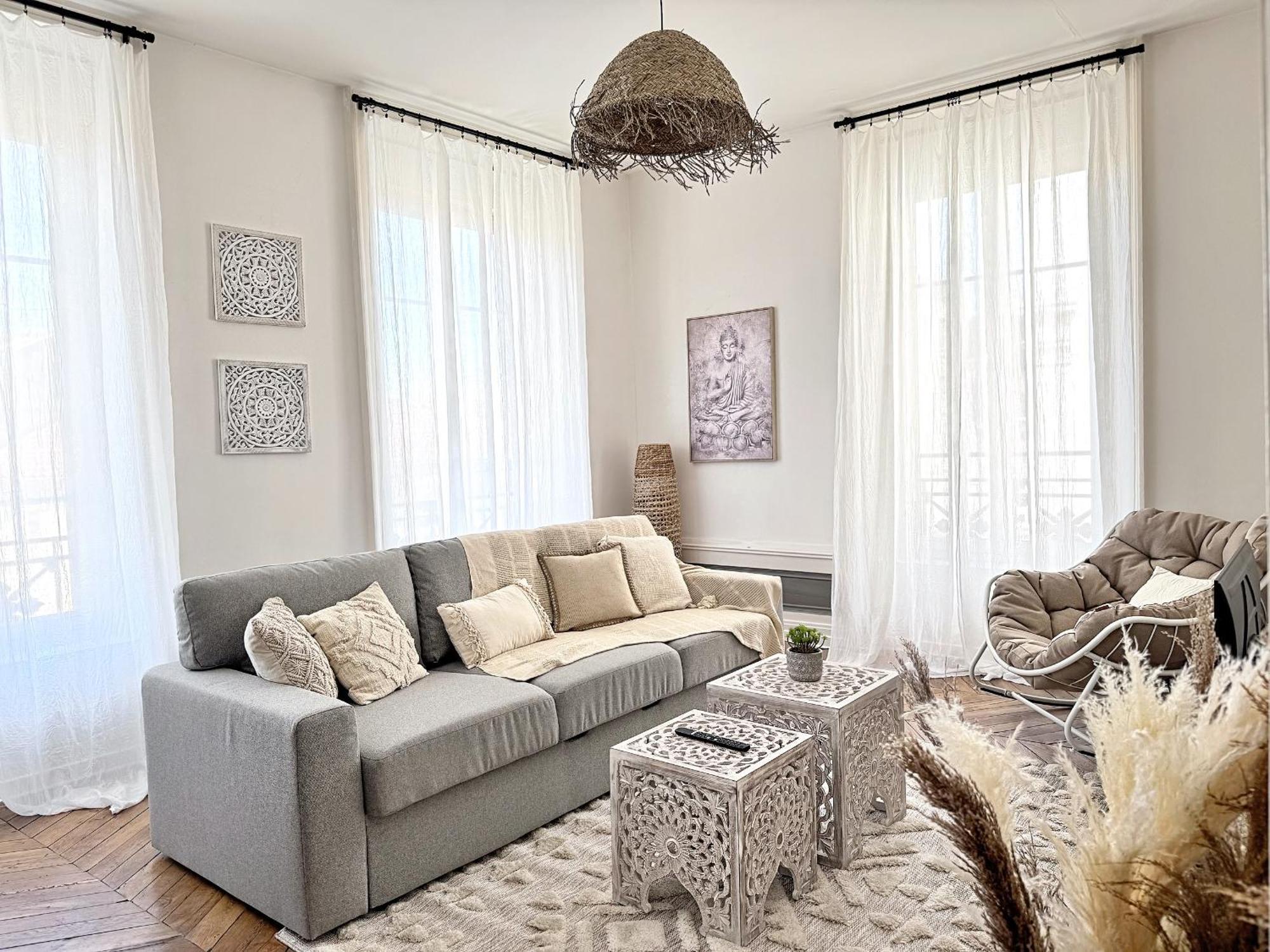Suite Cinnabar Oullins Bagian luar foto