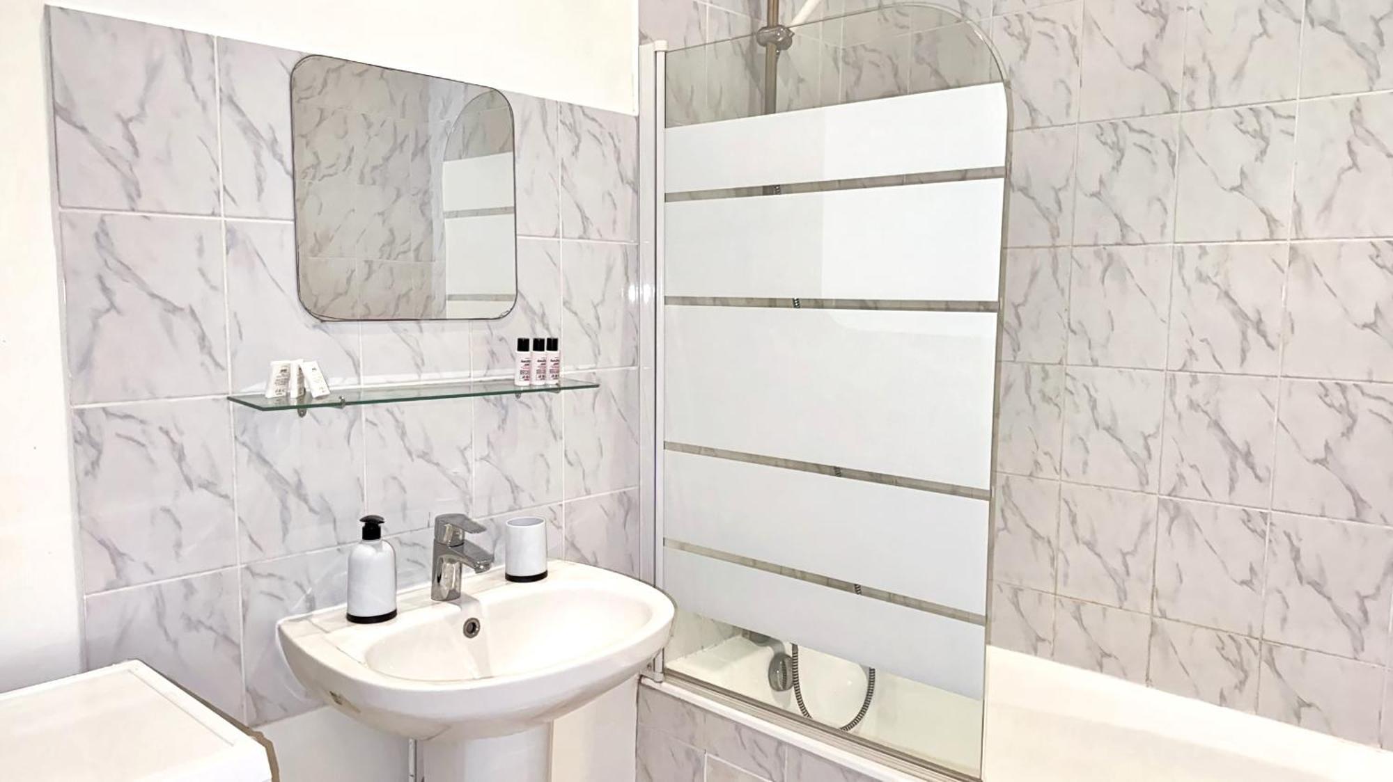 Suite Cinnabar Oullins Bagian luar foto