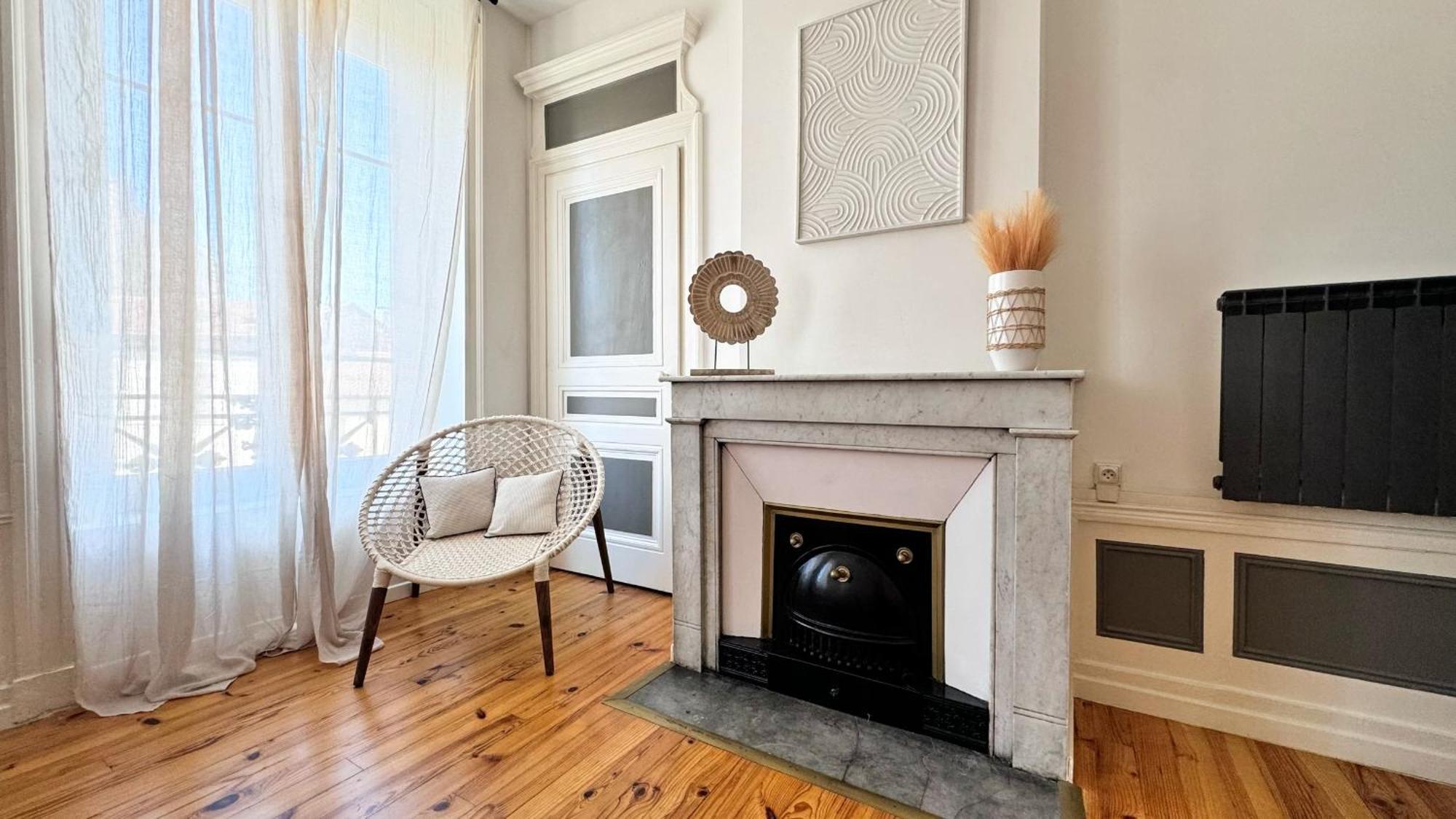 Suite Cinnabar Oullins Bagian luar foto